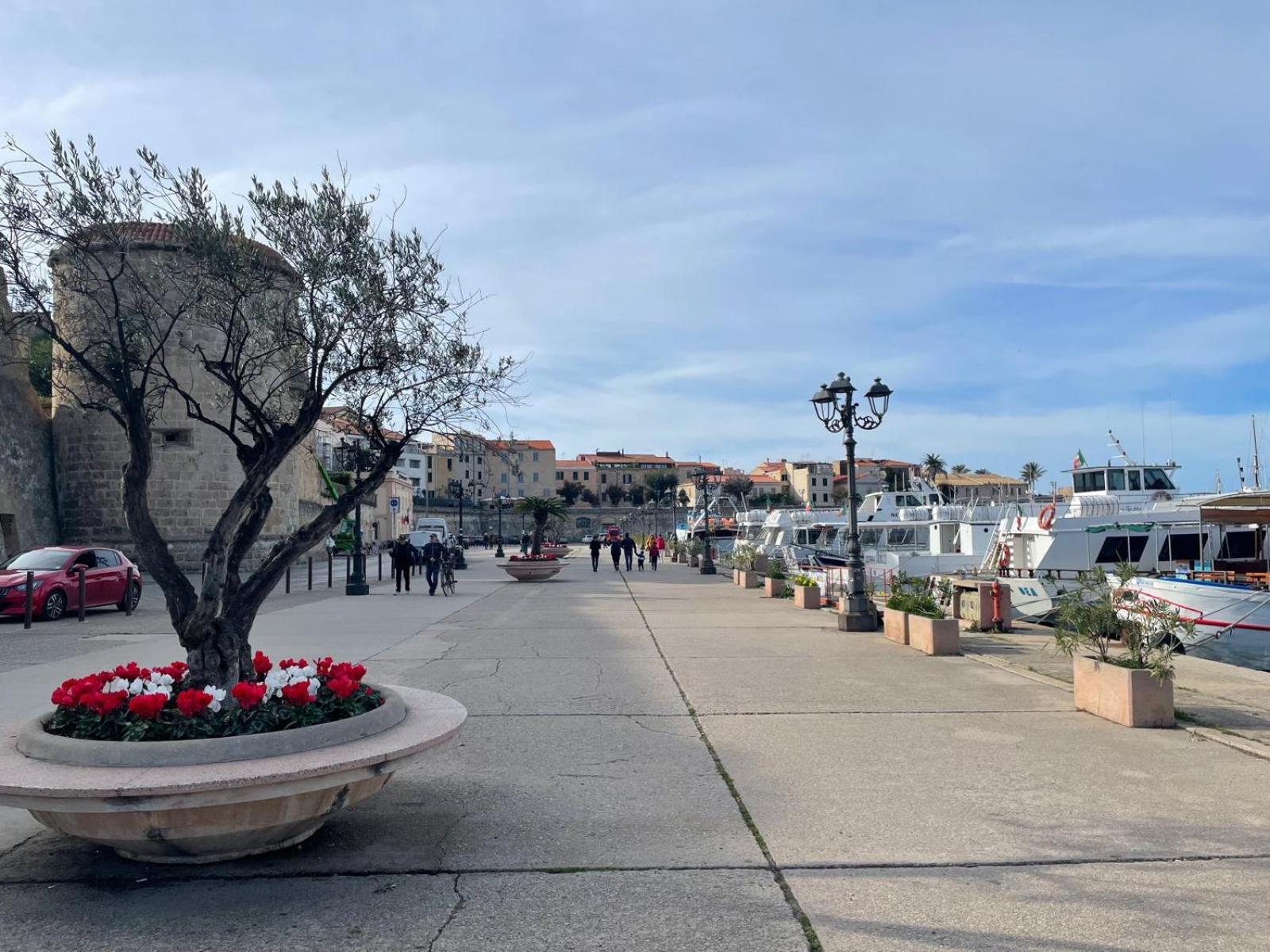 Suite "La Finestra Su Alghero" Buitenkant foto